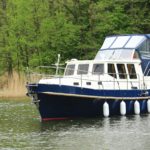 hauseboat