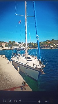 Trasa: uzgodniona z zaloga, dostosowana do warunków pogodowych. Przykładowe porty/wyspy: Zadar, Dugi Otok, Kornaty, Sibenik, Wodospady Krka, Iz
